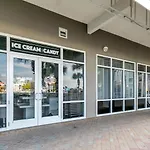 Laketown Wharf 2018