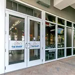 Laketown Wharf 2018